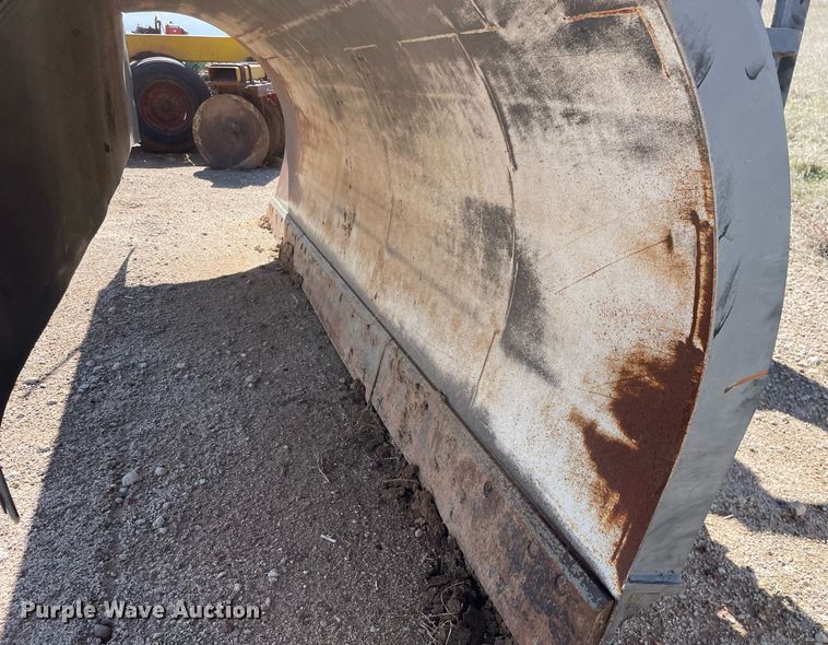 image for item MA9992 2000 Volvo WG  dump truck