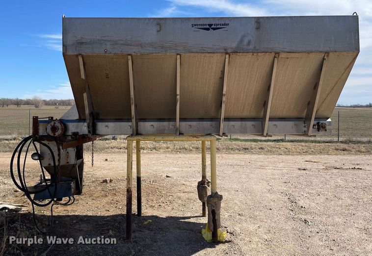 image for item MA9992 2000 Volvo WG  dump truck