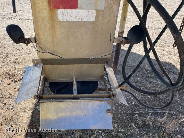 image for item MA9992 2000 Volvo WG  dump truck