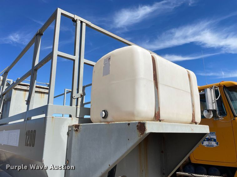 image for item MA9993 2006 Kincaid 1200 Pro Series  hydroseeder