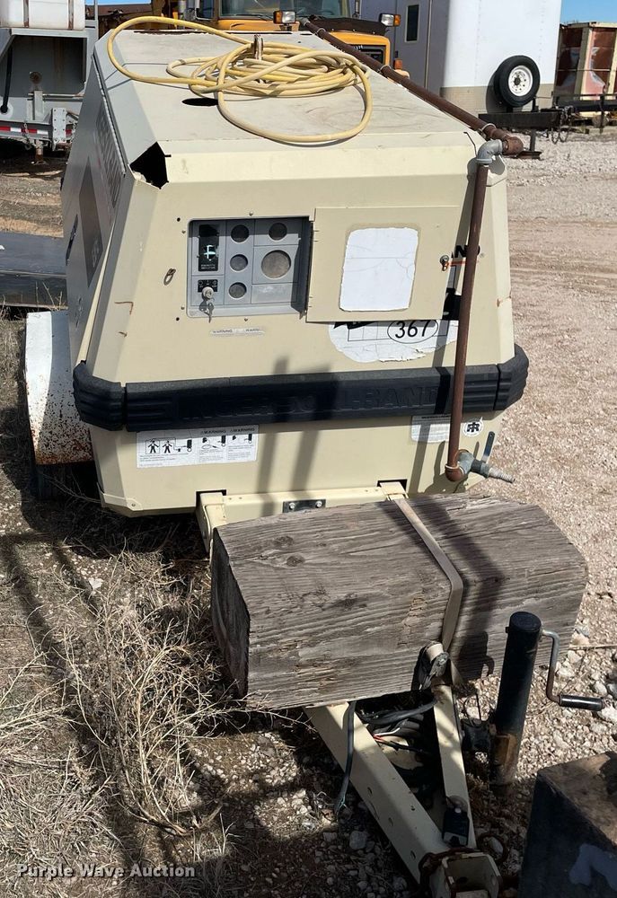 image for item MA9995 1998 Ingersoll Rand 185  air compressor