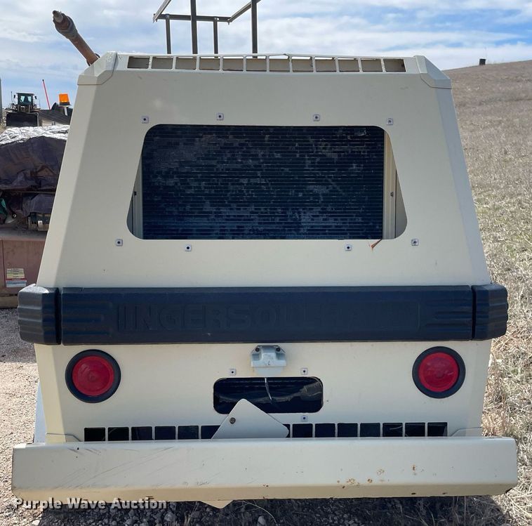 image for item MA9995 1998 Ingersoll Rand 185  air compressor