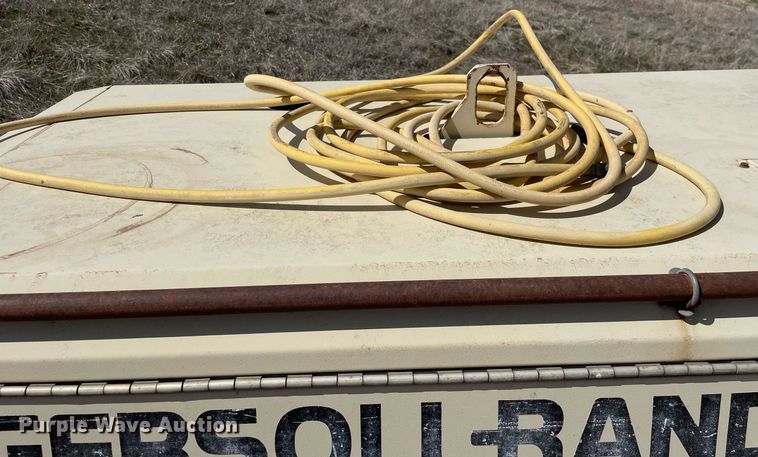 image for item MA9995 1998 Ingersoll Rand 185  air compressor