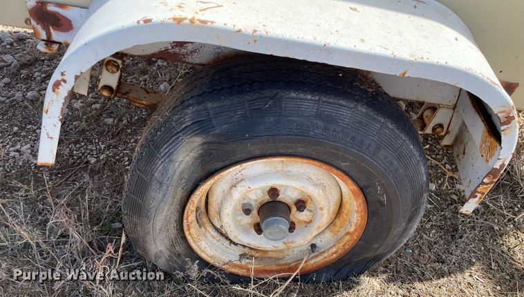 image for item MA9995 1998 Ingersoll Rand 185  air compressor