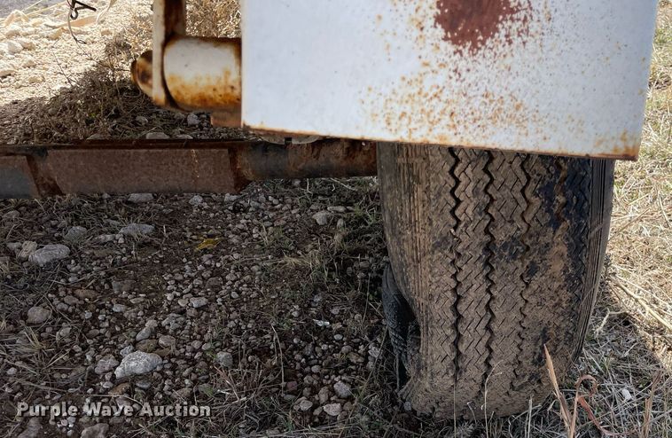 image for item MA9995 1998 Ingersoll Rand 185  air compressor