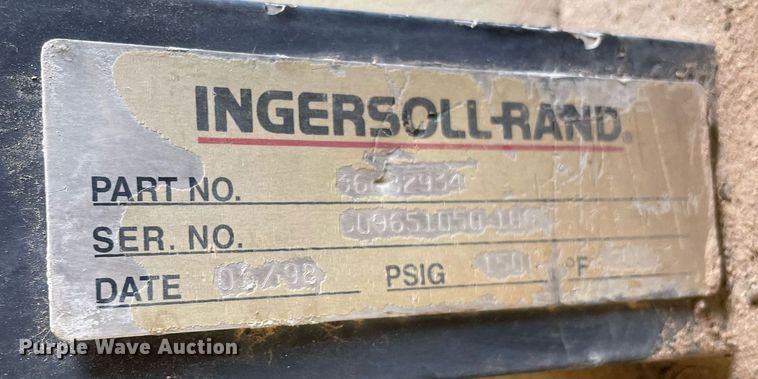 image for item MA9995 1998 Ingersoll Rand 185  air compressor