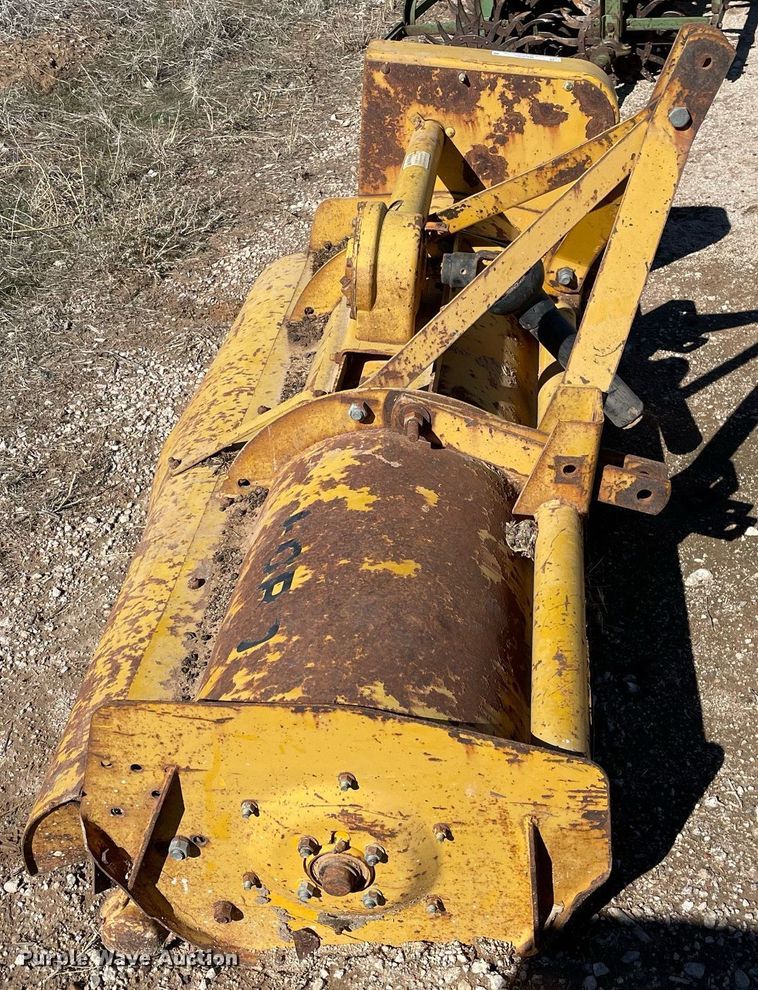 image for item MB9001 Ford 917  flail mower