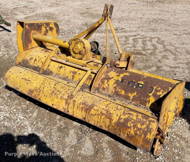 image for item MB9001 Ford 917  flail mower