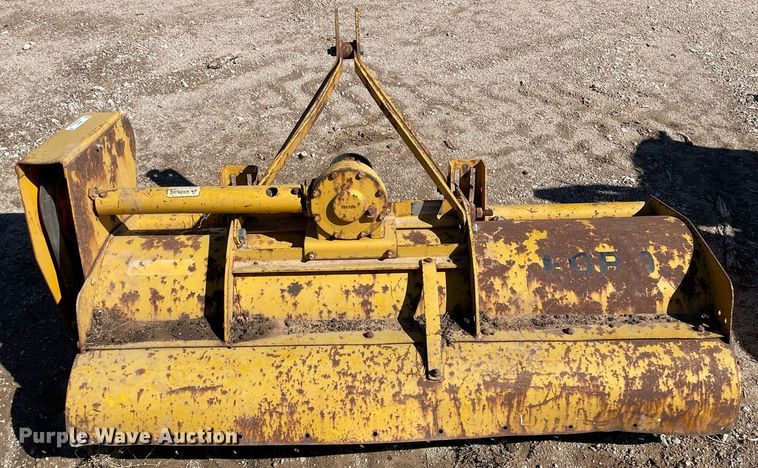 image for item MB9001 Ford 917  flail mower