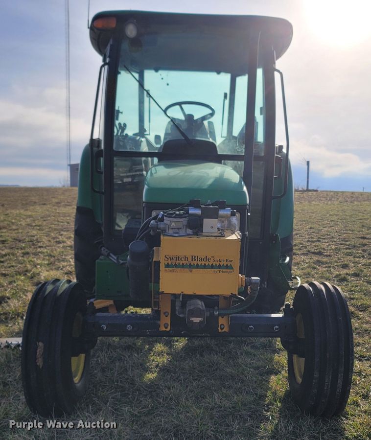 image for item MB9783 2003 John Deere 5220  tractor