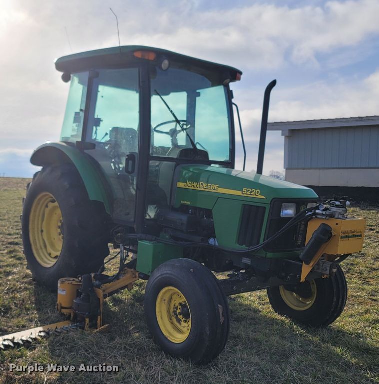 image for item MB9783 2003 John Deere 5220  tractor