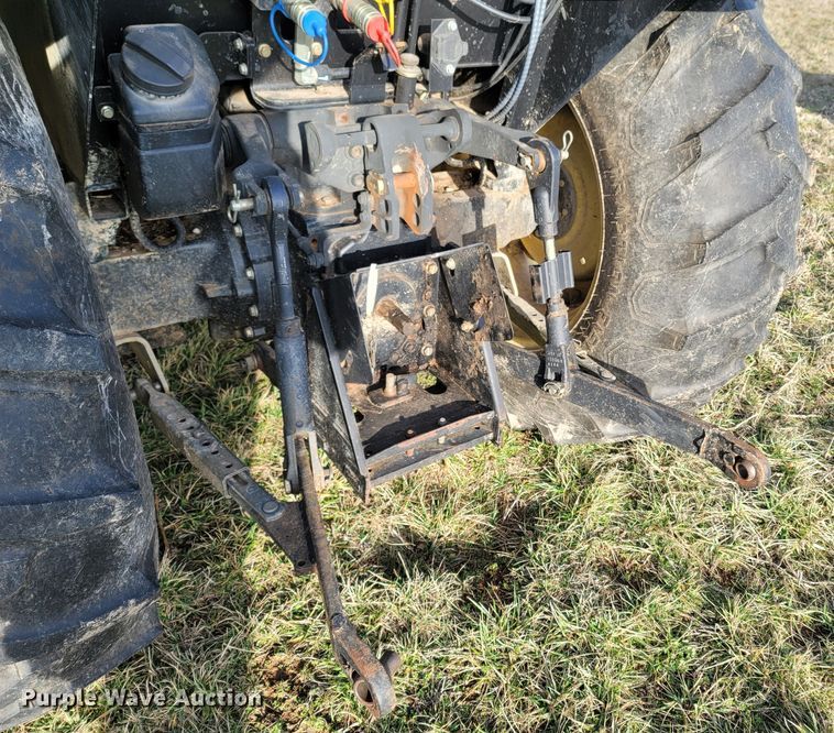 image for item MB9783 2003 John Deere 5220  tractor