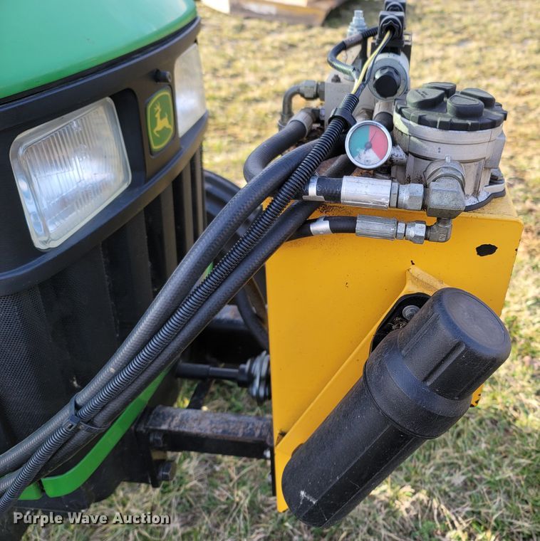 image for item MB9783 2003 John Deere 5220  tractor