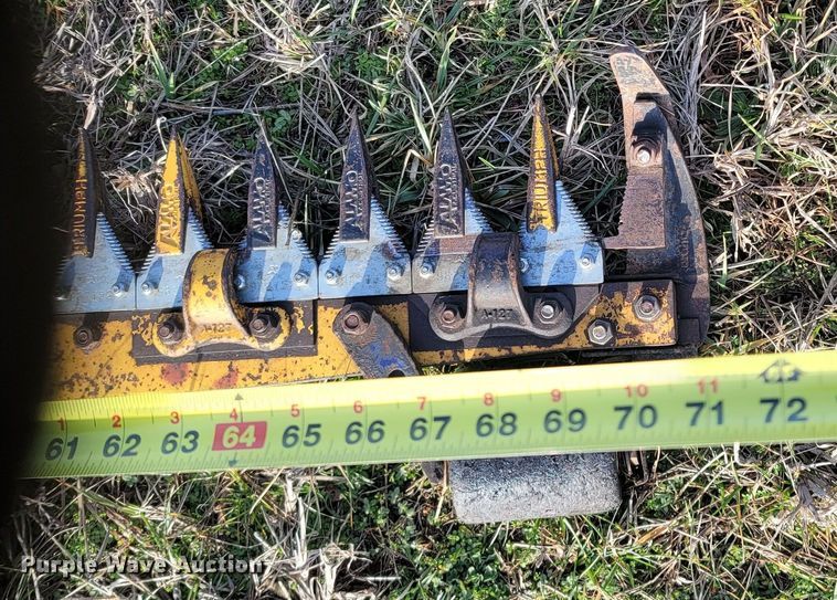 image for item MB9783 2003 John Deere 5220  tractor