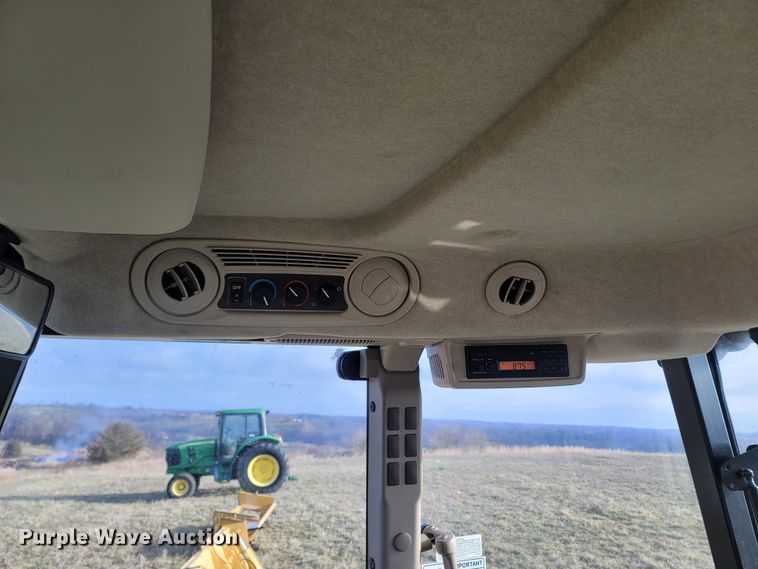 image for item MB9783 2003 John Deere 5220  tractor