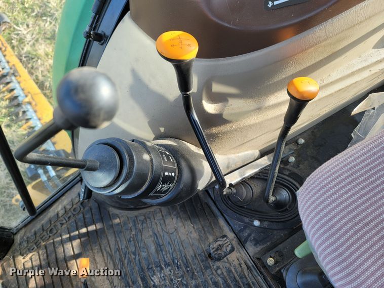 image for item MB9783 2003 John Deere 5220  tractor