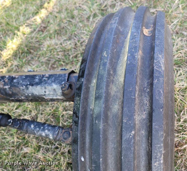 image for item MB9783 2003 John Deere 5220  tractor