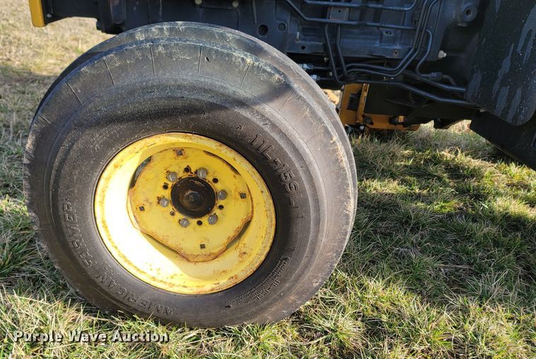 image for item MB9783 2003 John Deere 5220  tractor