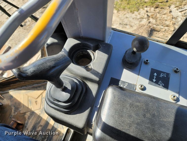 image for item MB9788 2005 Caterpillar D3GXL  dozer