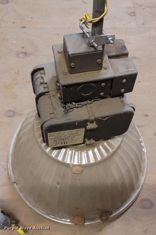 image for item MB9793 (4) Lithonia hi-tek overhead lights