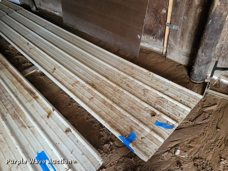 image for item MB9798 Metal siding/roofing