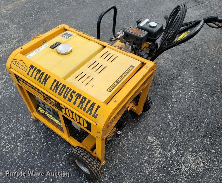 image for item MB9803 Titan 7000  generator