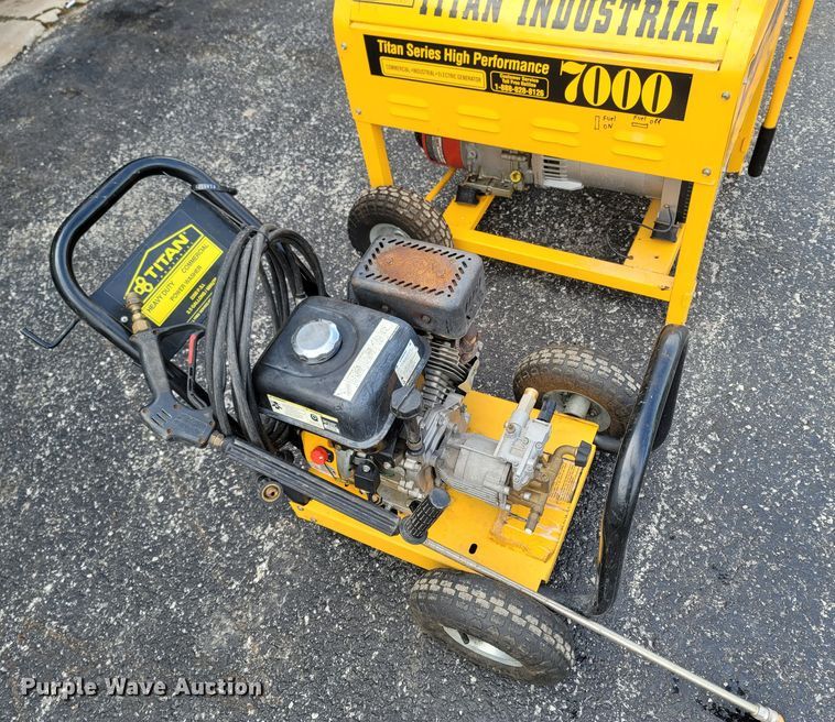 image for item MB9803 Titan 7000  generator