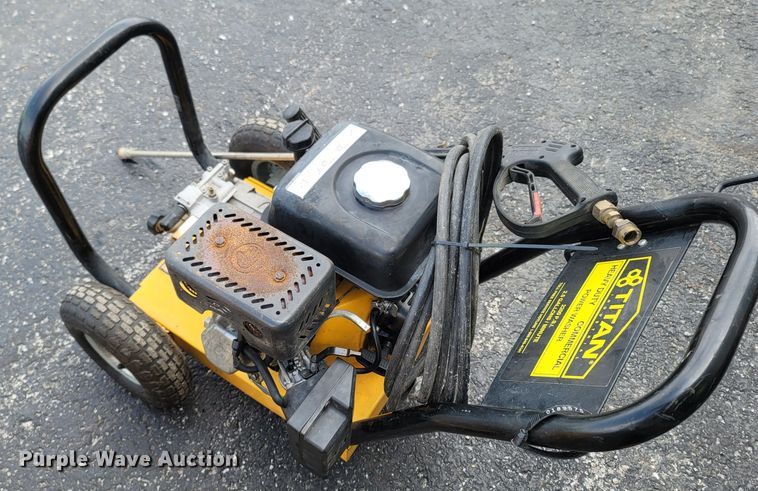 image for item MB9803 Titan 7000  generator