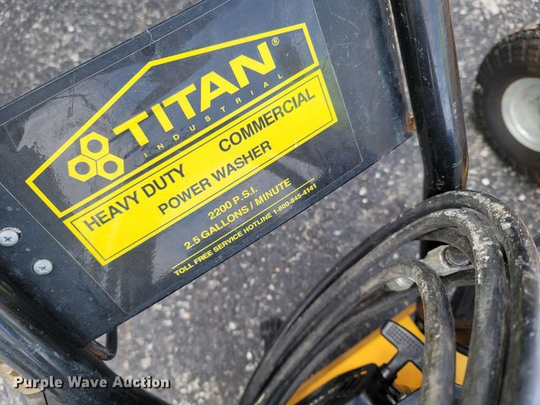 image for item MB9803 Titan 7000  generator