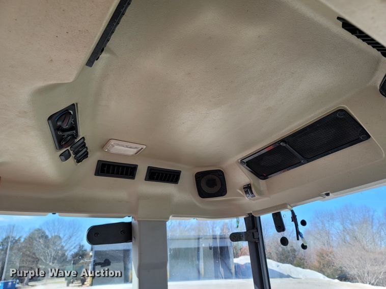 image for item MB9807 Kubota L4740D  MFWD tractor