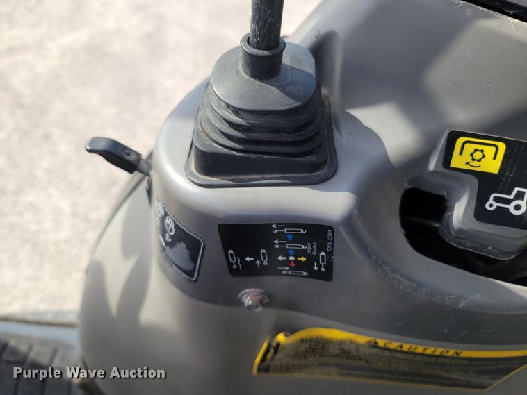 image for item MB9807 Kubota L4740D  MFWD tractor