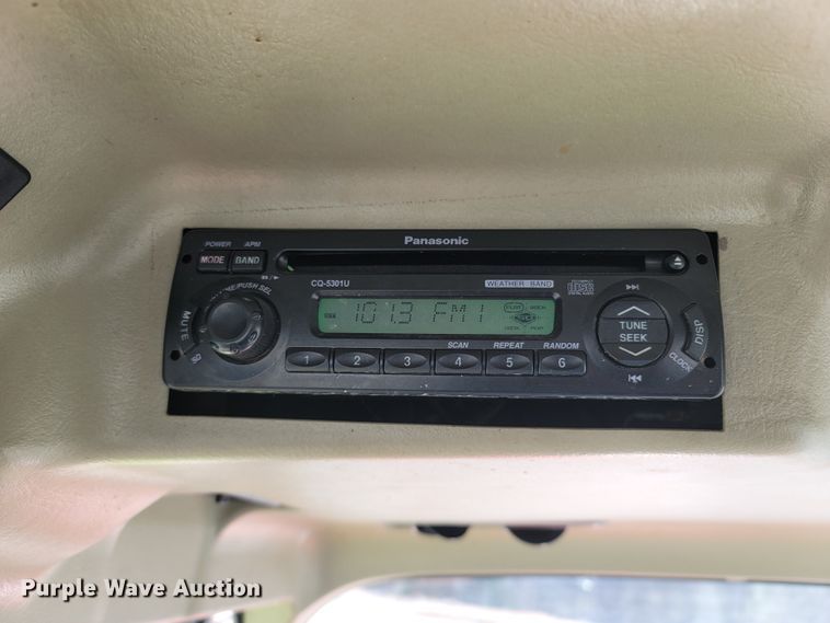 image for item MB9807 Kubota L4740D  MFWD tractor