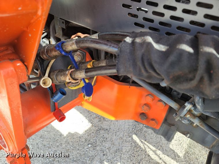 image for item MB9807 Kubota L4740D  MFWD tractor