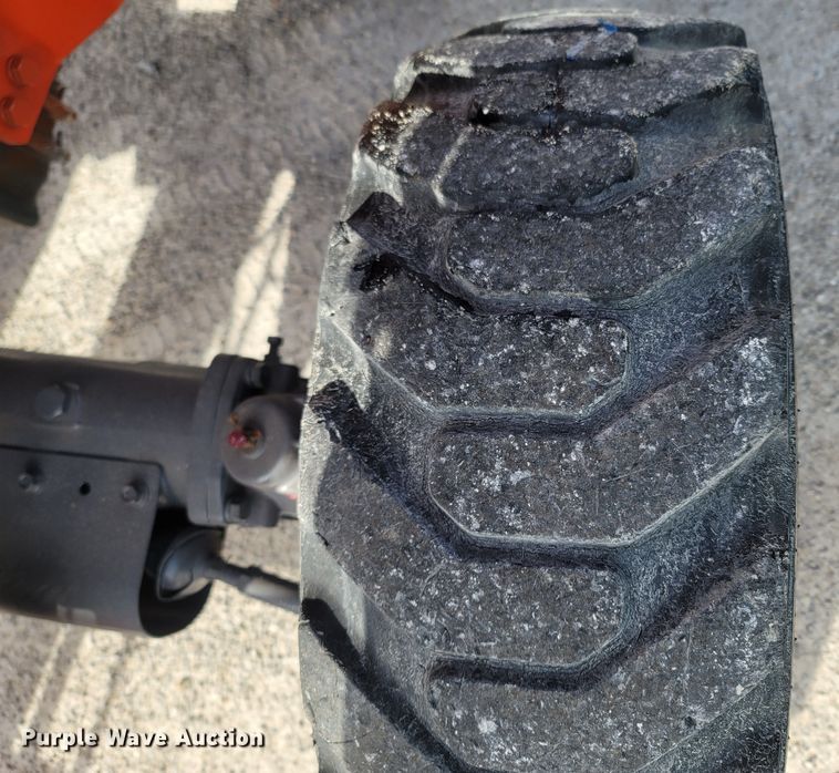 image for item MB9807 Kubota L4740D  MFWD tractor