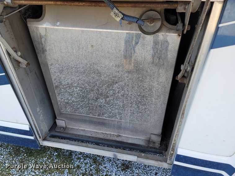 image for item MB9825 1998 Newell  RV