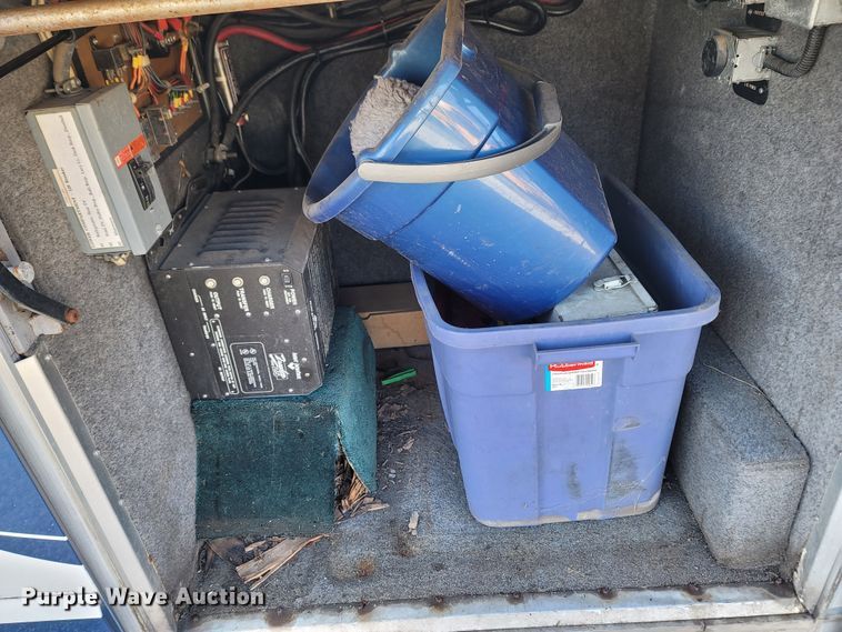 image for item MB9825 1998 Newell  RV