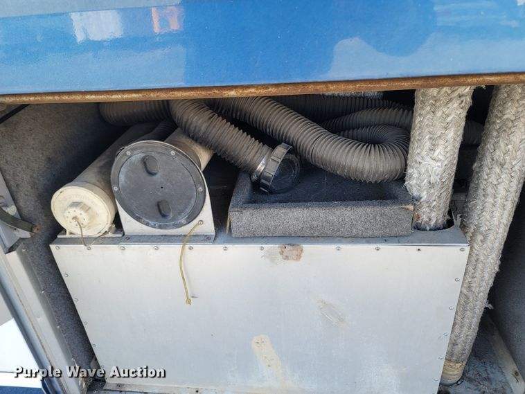 image for item MB9825 1998 Newell  RV