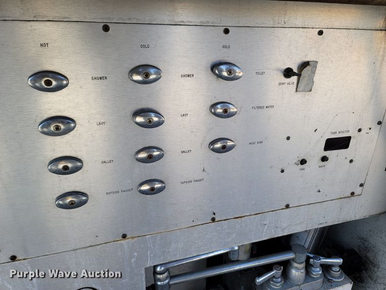 image for item MB9825 1998 Newell  RV