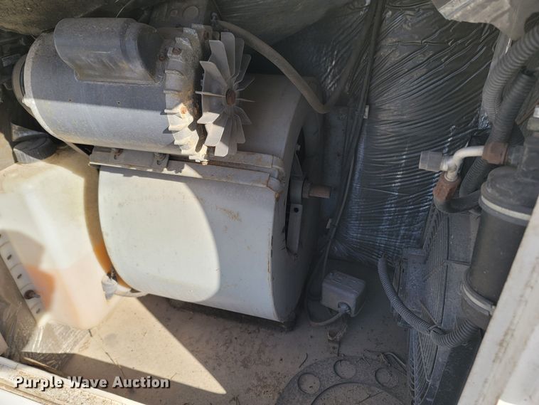 image for item MB9825 1998 Newell  RV