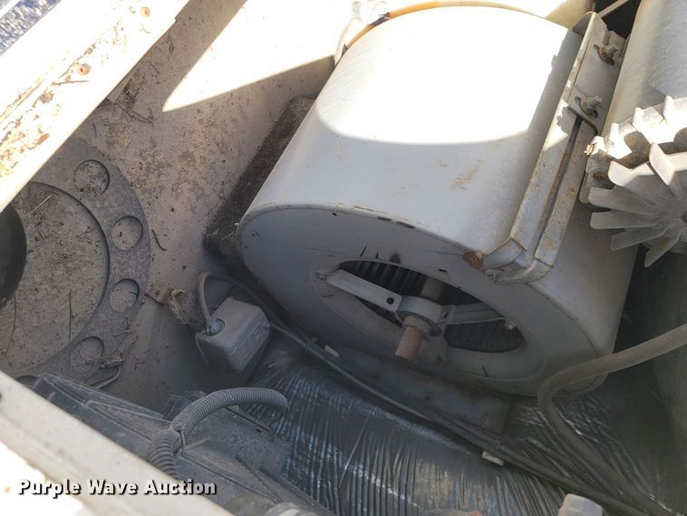 image for item MB9825 1998 Newell  RV