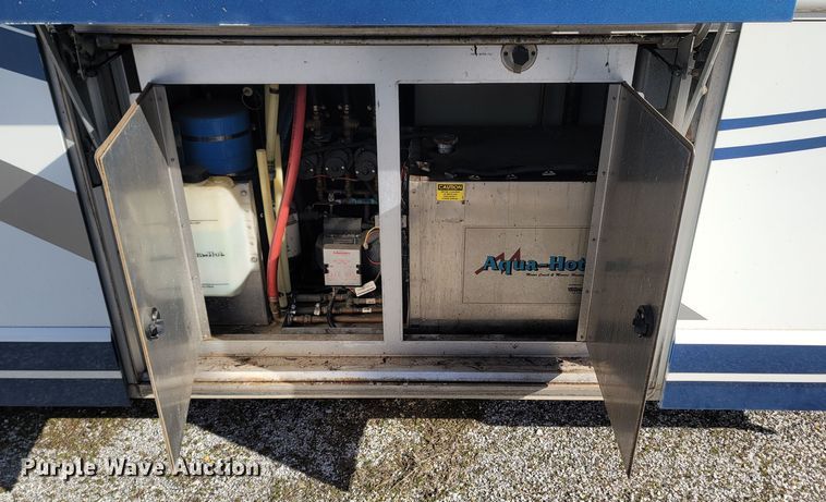 image for item MB9825 1998 Newell  RV