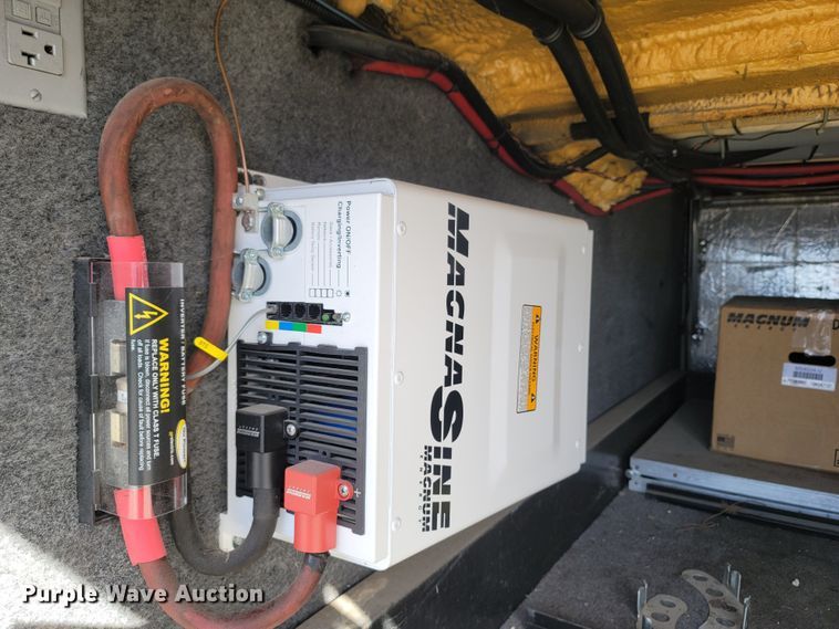 image for item MB9825 1998 Newell  RV