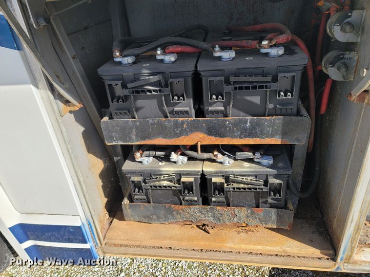 image for item MB9825 1998 Newell  RV