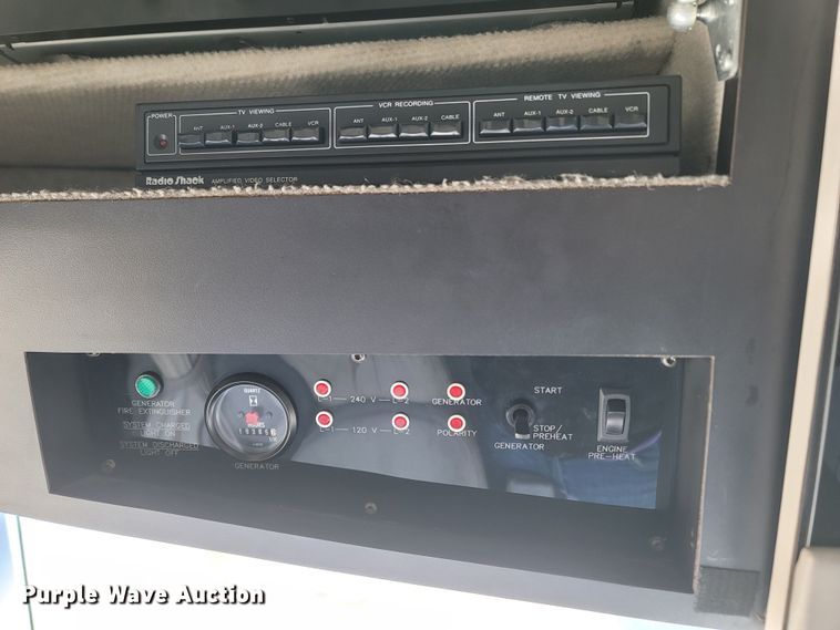 image for item MB9825 1998 Newell  RV