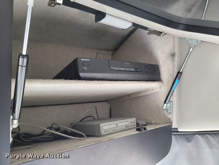 image for item MB9825 1998 Newell  RV