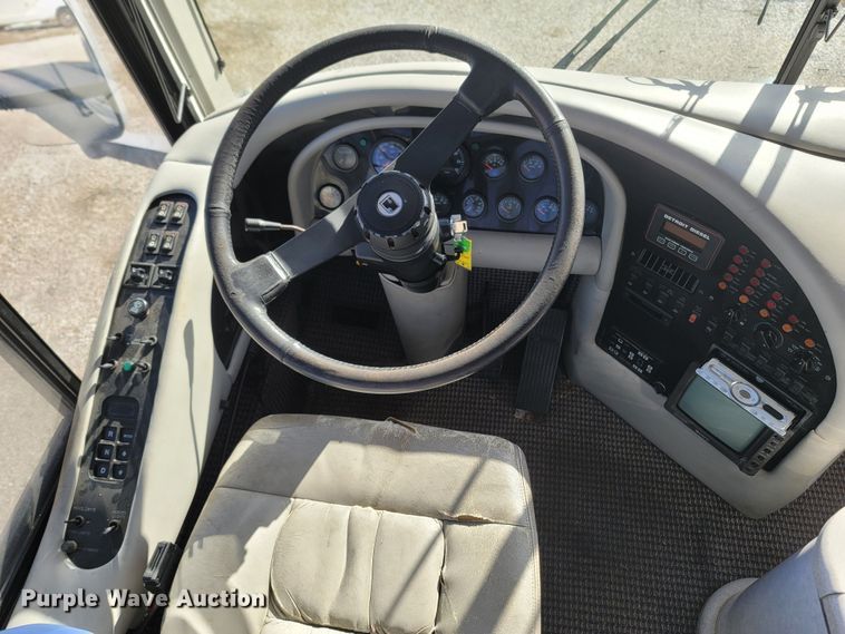 image for item MB9825 1998 Newell  RV