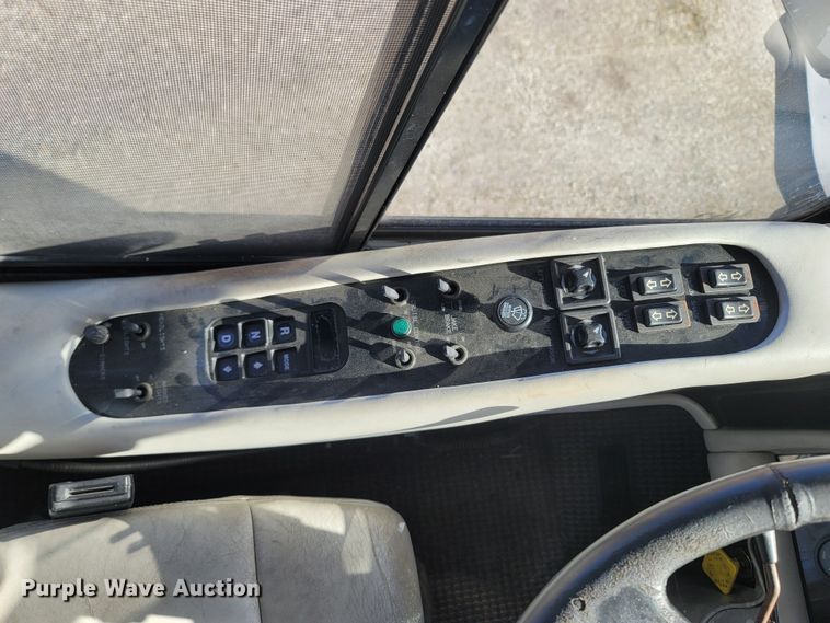 image for item MB9825 1998 Newell  RV