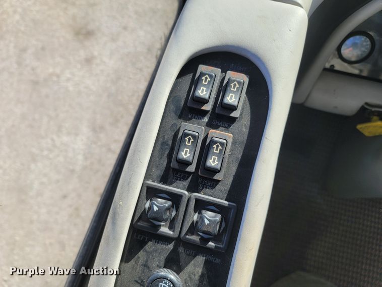 image for item MB9825 1998 Newell  RV