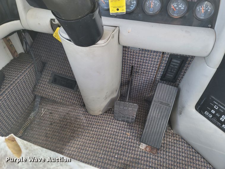 image for item MB9825 1998 Newell  RV