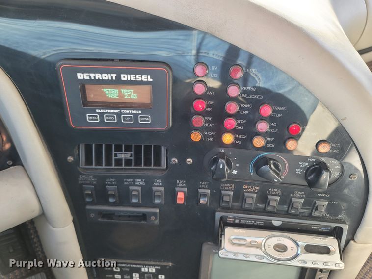 image for item MB9825 1998 Newell  RV